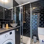 شقة Beachfront 2br W Seaviews By Better Bookings