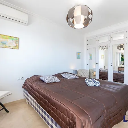 Beachfront 2br W Seaviews By Better Bookings Daire *