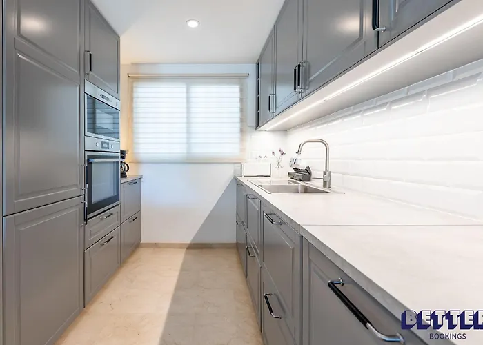 Beachfront 2br W Seaviews By Better Bookings *