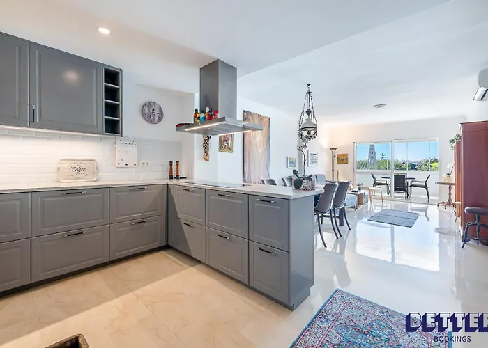 Beachfront 2br W Seaviews By Better Bookings Daire