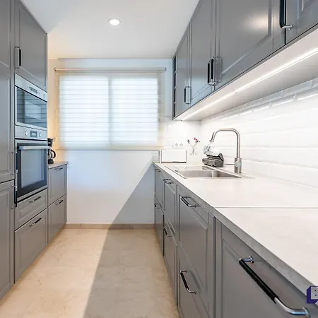 Beachfront 2br W Seaviews By Better Bookings *