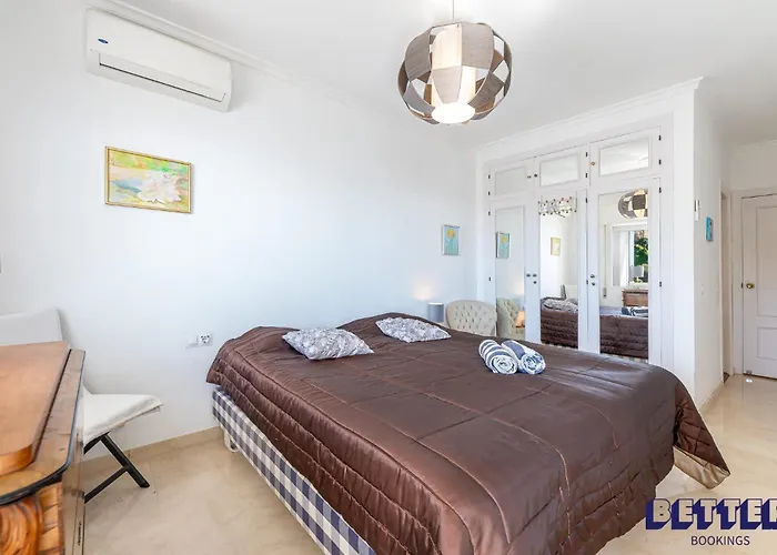 Beachfront 2br W Seaviews By Better Bookings Apartment *